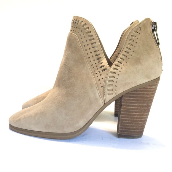 Vince Camuto Tan V-Sides Back Zip Block Heel Suede Ankle Boots 8M - Picture 1 of 16